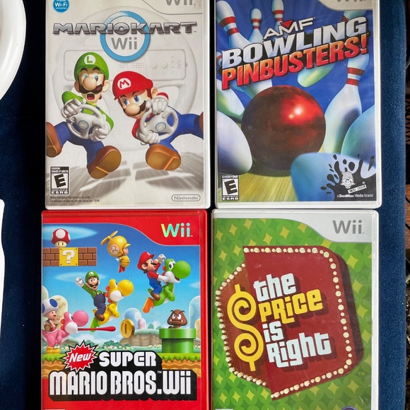 Nintendo Wii(RED) 25th anniversary limited edition full set up with games - Picture 3 of 5